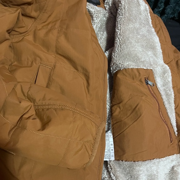Carhartt insulated bomber jacket - Picture 7 of 7